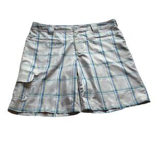 Cabelas UPF 50 Board shorts plaid blue and gray Size 12 snap and zip look new